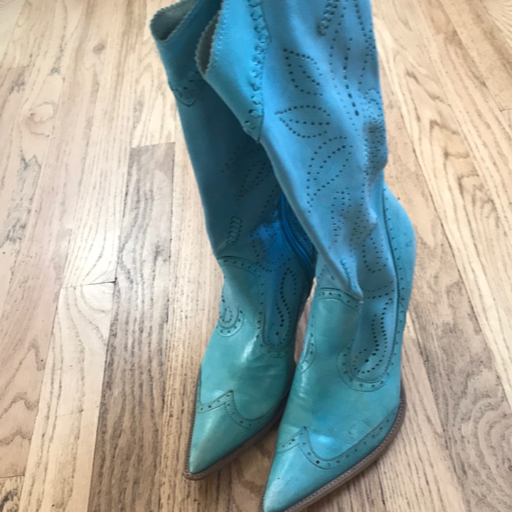 Aqua slouch BCBGgirls size 8 cowgirl boot